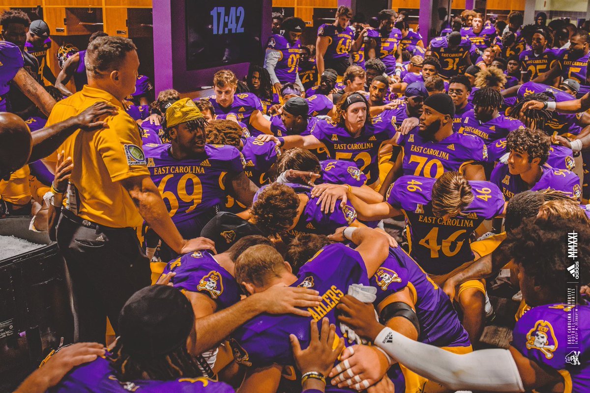liamcrowley52's tweet photo. Thank you Pirate Nation!!🖤💜 https://t.co/VXRgZSGsg1