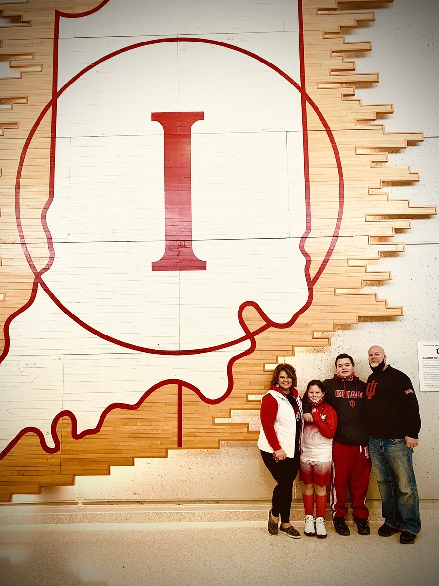 HoosierProject's tweet photo. This is Kenzie from Ohio. She is 8 years old and already 5’3” and wants to ball like @kenzieholmes_ when she grows up!  Her and her family drove 3 hours to fulfill her dream of cheering on her Hoosiers, thanks to a couple of donors! #iuwbb #HoosierTicketProject https://t.co/ufCogpHtUw
