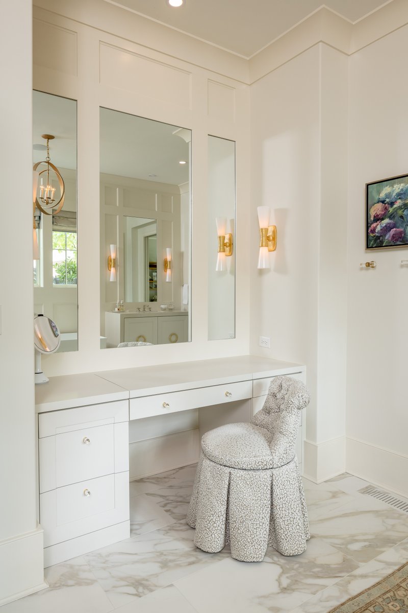 keystonemillw's tweet photo. Mirror, mirror on the wall, who is the fairest of them all? It will be YOU as you enjoy getting ready in your personal sanctuary created especially for you!
#keystonemillworks #bathroomdesign #customvanity https://t.co/7a07Wfga3K