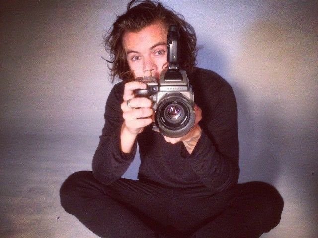 i love how passionate harry styles is about his job and everything he does, i love him #AdoreYou #HarryStyles