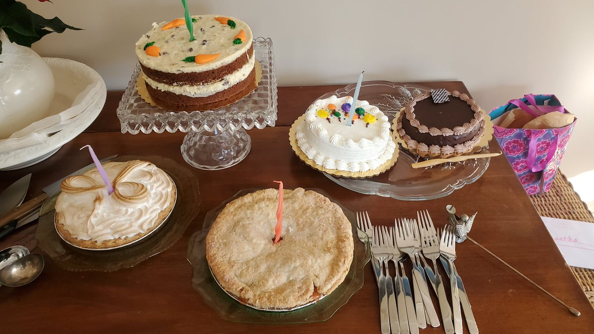 sjconnects's tweet image. FINALLY celebrating with my parents/sister's family/boys' girlfriends because of #COVID contacts, business travel...

- June-Dec birthdays
- Christmas
-(early) #LaBefana/12th Night