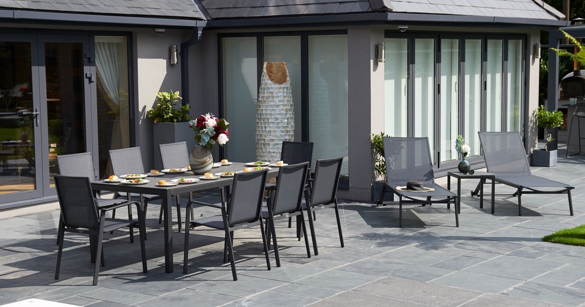 Warm up with up to 40% off our premium garden furniture collections and get your garden ready for 2022. 

With limited stock and limited time to shop, get the furniture you've been wanting before it's gone forever! Explore the Winter Clear-Out now: bit.ly/unmissable-sav…