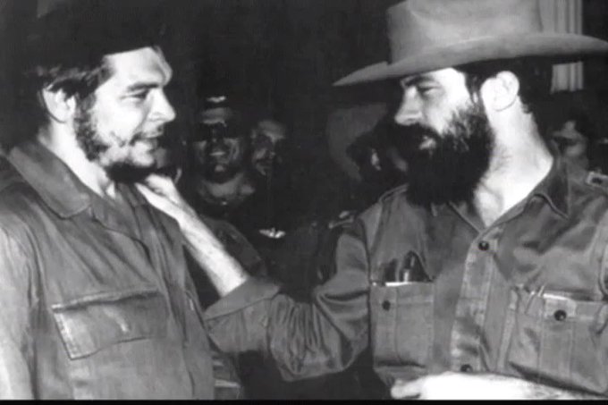 elcaimitense's tweet photo. #TenemosMemoria  Hace 63 años llegó #CamiloCienfuegos al Campamento Militar Columbia, futura Ciudad Escolar Libertad y #ErnestoCheGuevara a La Cabaña, bajo la consigna de #Fidel: golpe de estado no, revolución sí @DennysMedinaRCH @radiocadenahab @radionline https://t.co/KKKX4U7dz9
