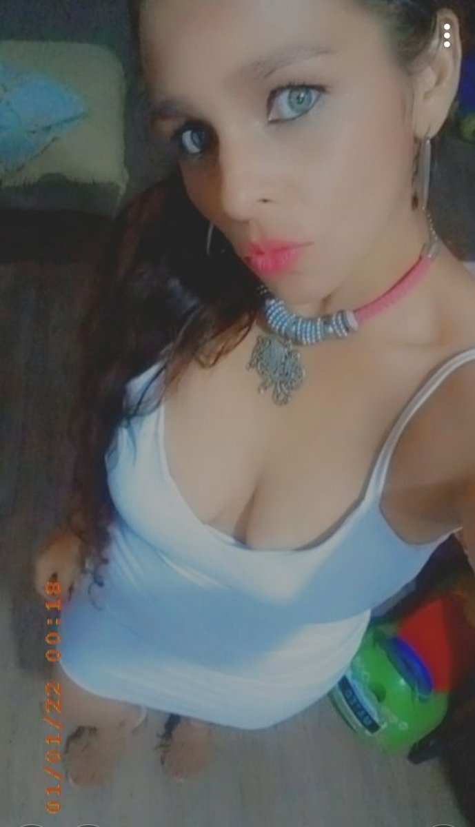 BloomGanesha's tweet image. Happy 2022 babies🥂