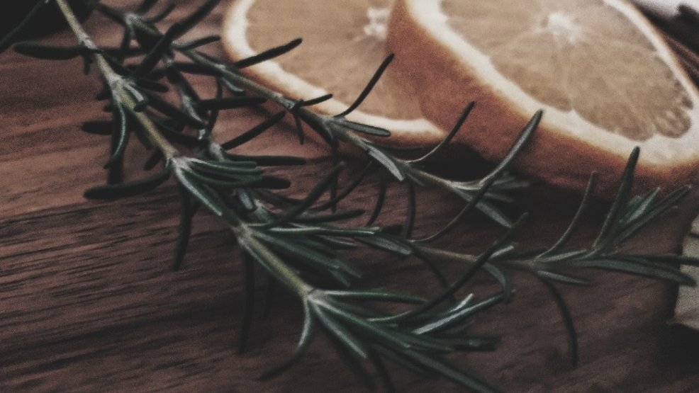 Happy New Year, witches! Tonight is the first Dark Moon of the year which makes it the perfect time to let go of 2021 and start fresh! Use this bath tea ritual to help you do just that.
flyingthehedge.com/2022/01/new-ye…