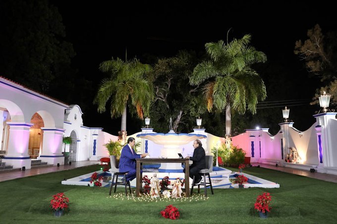 ViceVenezuela's tweet photo. #AsíLoDijo || “La economía con fuerza propia, la economía real, ha tomado el camino del crecimiento económico”, aseveró el presidente @NicolasMaduro, en entrevista concedida al periodista Ignacio Ramonet.

Más detalles aquí: https://t.co/8uK1olQ1Tf https://t.co/LEvfqktxGf