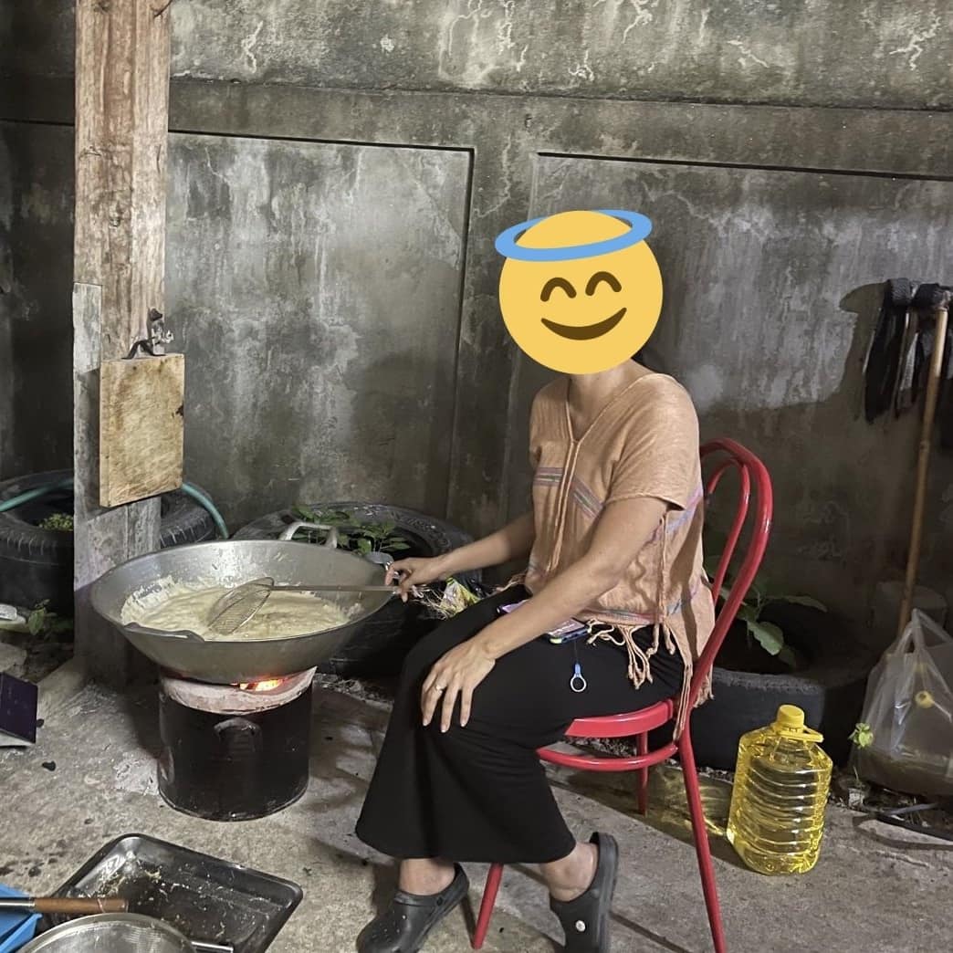 thinzashunleiyi's tweet photo. As we always said, despite all hardships & barriers, there r ways we support each other.
Now all the food we prepared with our own hands r in the hands of IDPs in #LayKayKaw.
Local commumities & CSOs r the experts.
Learn from them.
Support them.
#WhatsHappeningInMyanmar https://t.co/l7rHeV5j26