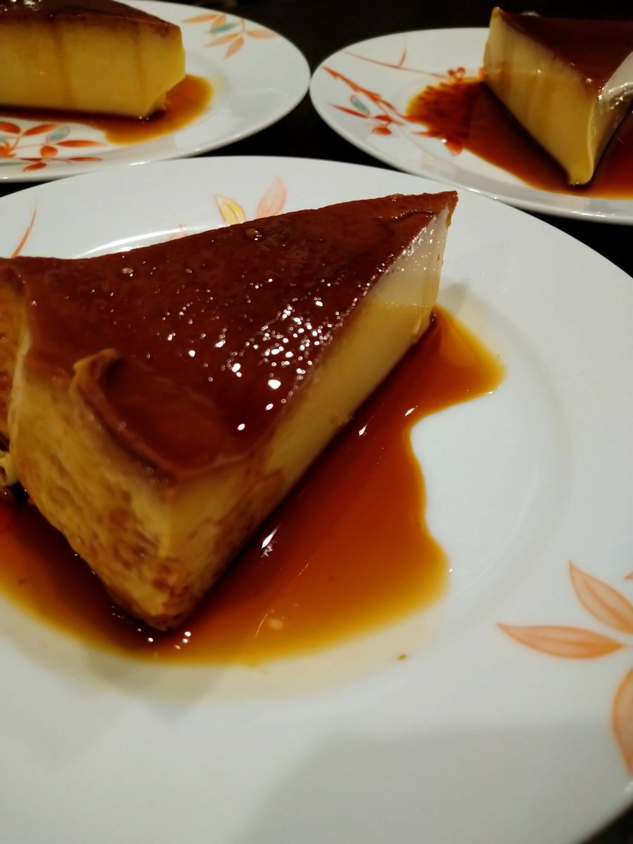 近くのコーヒー喫茶、ヤギコーヒーさんの昔ながらのプリン。カラメルか少し甘さ控えめのプリンにあって、とても美味。
コーヒーはサイフォンでいれてくれました。のんびり過ごしたいときにいいですね！