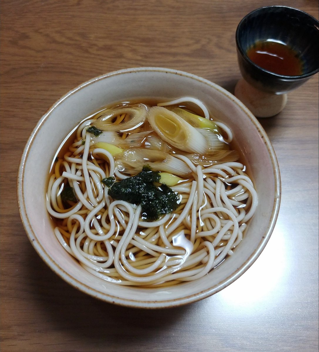 syakefirst's tweet photo. 遅めそば
#謹賀新年 https://t.co/fo3mH1JHI3