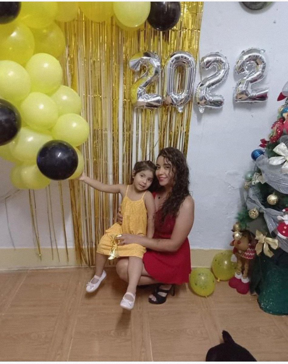 Feliz año sobrina q Dios te bendiga siempre q el 2022 venga cargado de felicidad y salud ...tqm