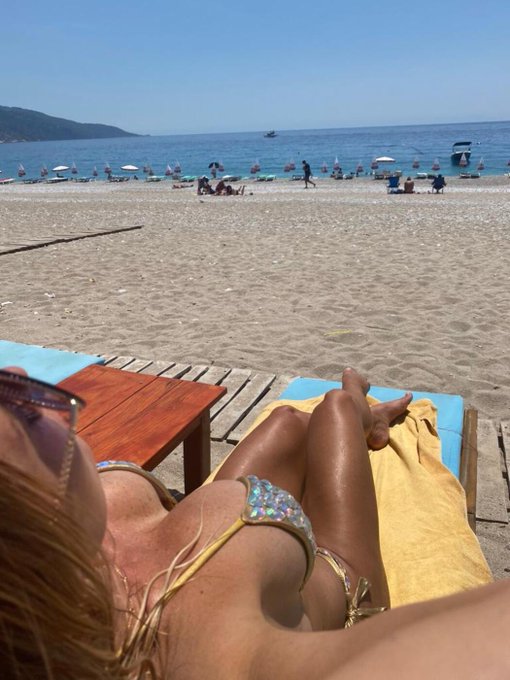 Day off at the beach https://t.co/9WMgf6ONlz<a href="/tag/feedmyfans"class="tags"><span>#feedmyfans</span></a>