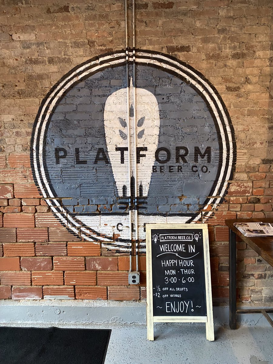 SkrticX's tweet photo. .@PlatformBeerco 4125 Lorain Ave, #Cleveland Photos: January 2, 2022. #leisy #beer @TheCLE https://t.co/iaAR3naAPF