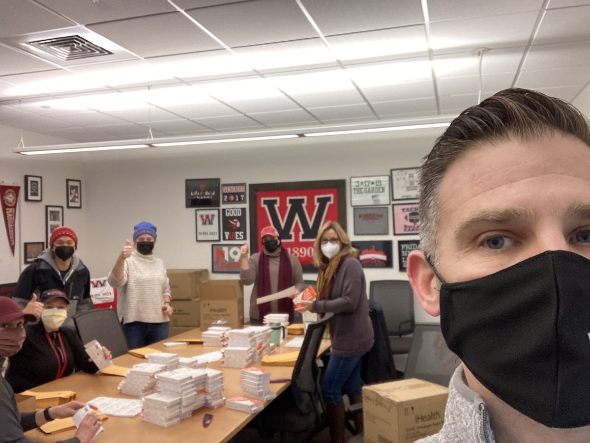 Getting ready for our WPS staff test kit drive through! Thank you to ⁦<a href="/VinsonOwenOwls/">Vinson-Owen School</a>⁩  ⁦<a href="/jlin_principal/">James Lin</a>⁩ ⁦<a href="/AmbroseSchool/">Ambrose School</a>⁩ ⁦<a href="/MuracoSchool/">Muraco Elementary School</a>⁩  ⁦<a href="/mspconis/">P. Conis</a>⁩ and Lincoln’s Ms. Clough!