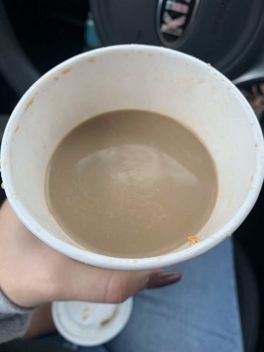 b_lynnee's tweet photo. @Starbucks what is the point in paying $5 for a cup of coffee when y’all don’t even fill it up?!?! 🤦🏼‍♀️ https://t.co/uQRvrhm6Qp