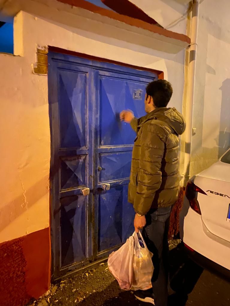Sefkatelcileri's tweet photo. Ocak Ayı için Yardımseverlerimizin Bağışlamış olduğu 2 Adet Kurbanlık 10 Adet Gıda Paketi,Çorbalık Tarhana yardımlarını. 10 İhtiyaç Sahibi Ailelere Teslim Ettik Çok Şükür. 🤲🏻 bu ay da bizleri elçi olarak görevlendiren yardımseverlerimizden Allah razı olsun çok teşekkür ederiz. 🤗 https://t.co/tV28KC5nGF