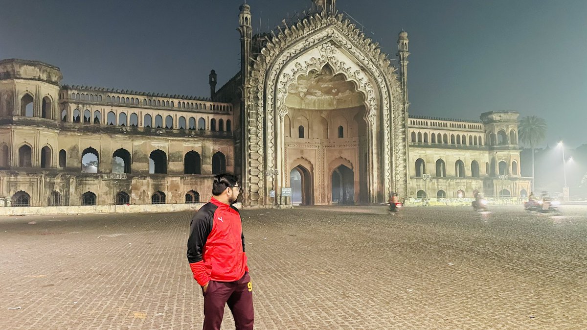 imsyedhussain's tweet photo. मुस्कुराइए आप #Lucknow में हैं ☺️
#RoomiGate https://t.co/sX0Ht2Qwtx