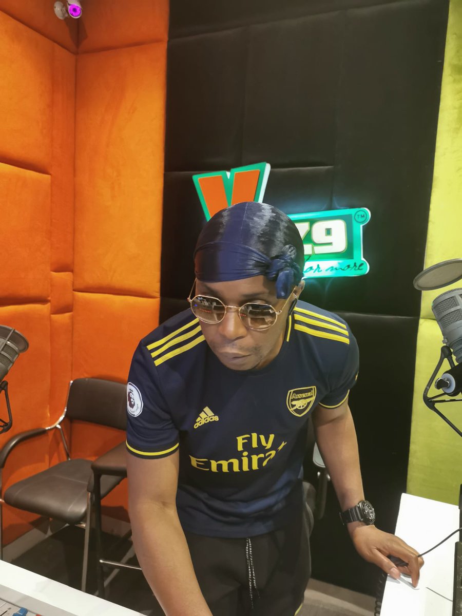 And he's live from the 233 🤭🤭

<a href="/MarkDeforce/">Mark Wilberforce</a>'s got a fire playlist to kickstart your 2022 on <a href="/allabroadafrica/">ALL ABROAD A-LIST</a>!!