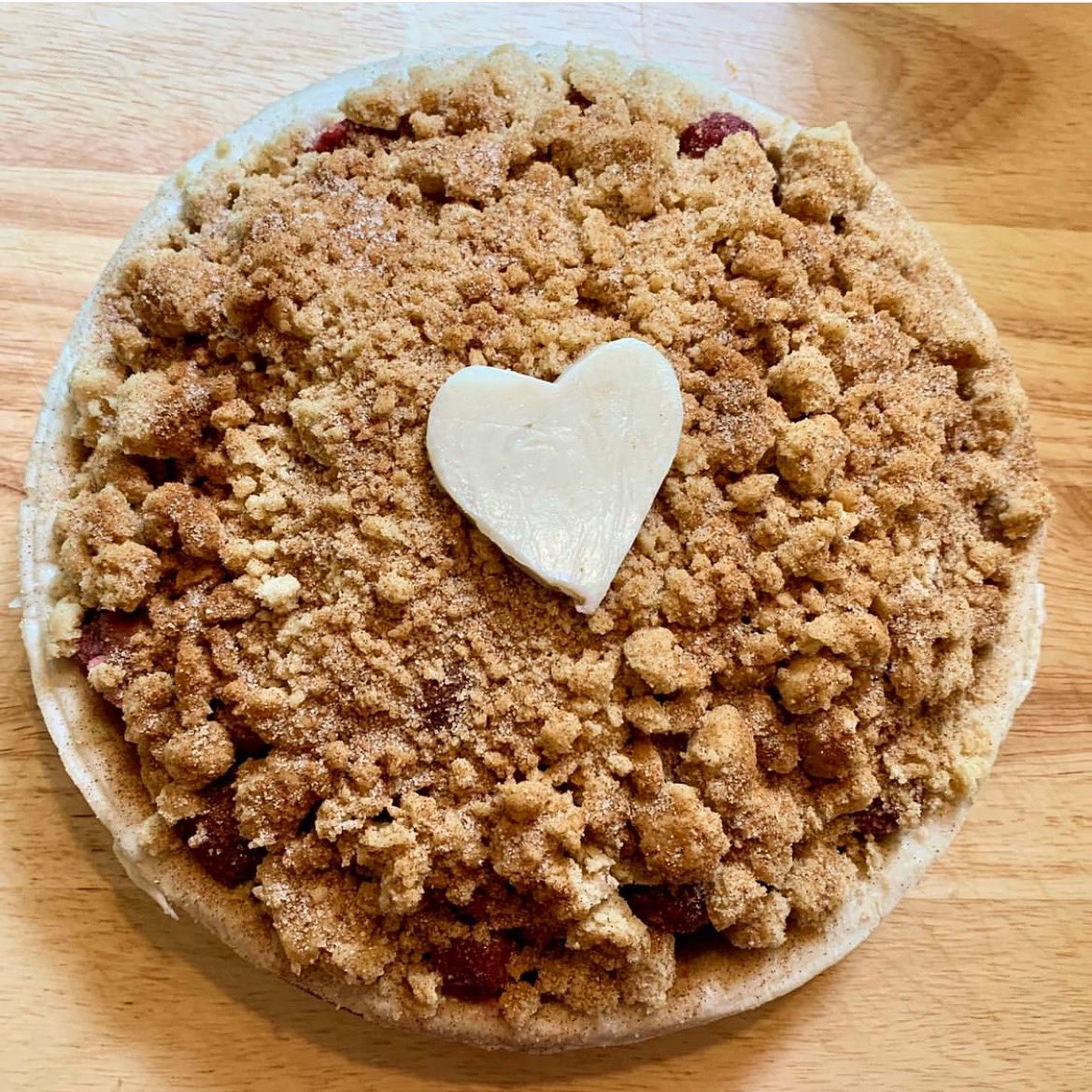 This cute cherry crumb is prepped and ready for the oven early tomorrow morning! Happy Sunday 💛