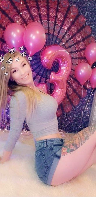 Omg look at baby Sky 4 years ago! Was celebrating 3 years on MFC, so cute.💞 https://t.co/deoPqkTwCf