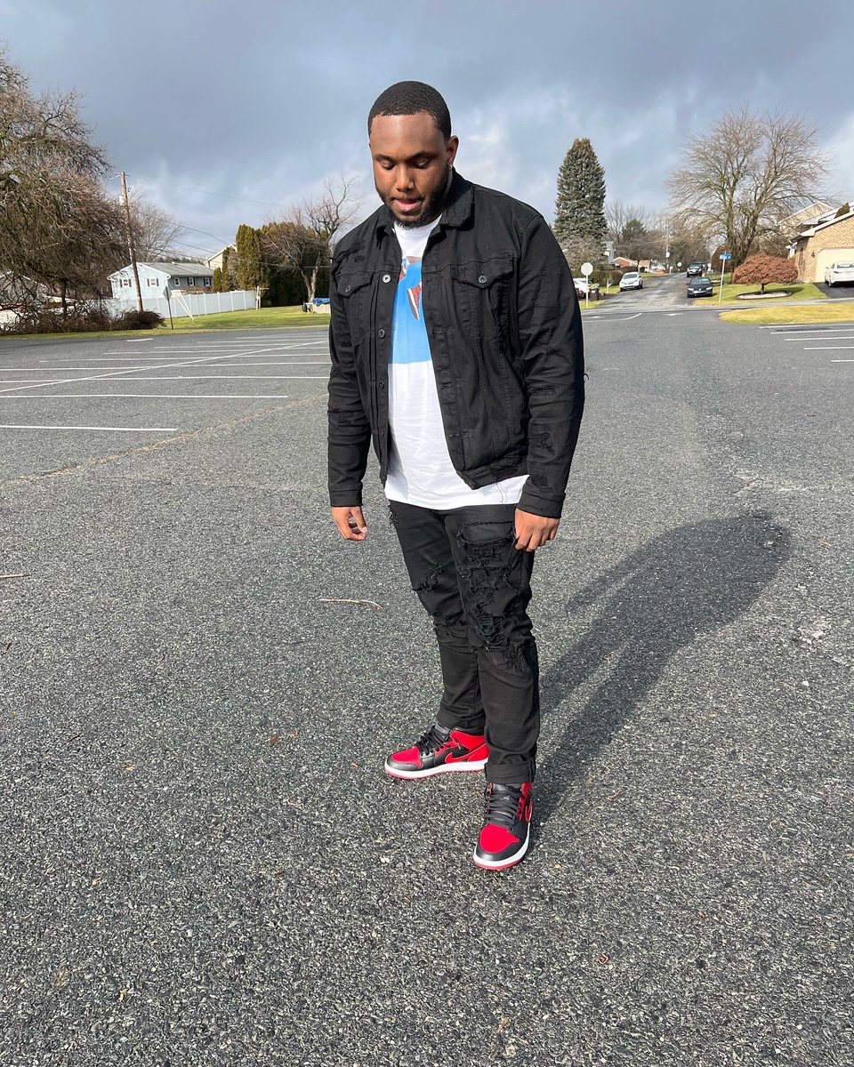 Raw_fik's tweet photo. 23 YEARS OLD🎈
“BACK FROM THE DEAD” ALBUM DROPS AT 3:00PM EST ON ALL PLATFORMS💿
#Birthday #January2 #JordanYear #23 #ThankYouGodForAnotherYear #MoreYearsToCome #RighteousandWorthy #BackFromTheDead #Album #Rawfik https://t.co/yWHohLWouz