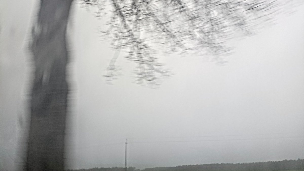 komiyahiroko's tweet photo. The most precious moment is in between visible and invisible.  最も大切な瞬間はみえるモノとみえないモノの間にある気がする。 https://t.co/RwbIOrJmZi