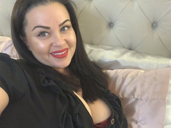 Happy Sunday Funday https://t.co/lOSvv9o8Sp<a href="/tag/lingerie"class="tags"><span>#lingerie</span></a><a href="/tag/photoshoot"class="tags"><span>#photoshoot</span></a><a href="/tag/photooftheday"class="tags"><span>#photooftheday</span></a><a href="/tag/curvy"class="tags"><span>#curvy</span></a><a href="/tag/sexy"class="tags"><span>#sexy</span></a>