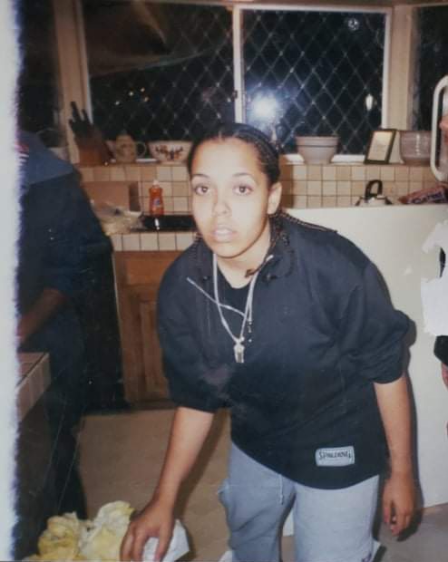 Someone ever send you a #Throwback picture you never knew existed?? 🤣

Well, I woke up to this gem!  

I had the <a href="/alleniverson/">Allen Iverson</a> baller starter kit goin 🏀😂😩

✅ Cornrows
✅ Rapper Chain
✅ Spalding Sweatsuit
✅ Looks like I'd cross you &amp; ya Daddy up (cuz I will 😏)
#Ankles