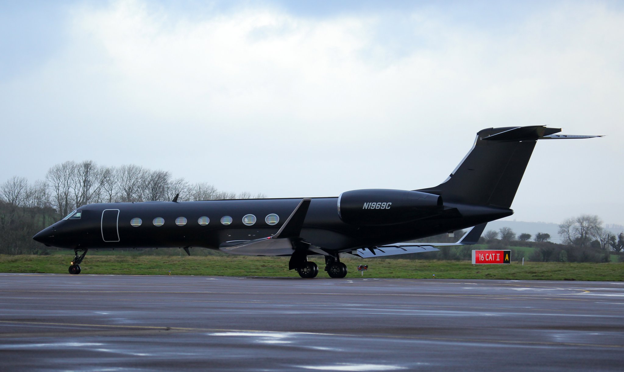 S Cronin on X: "Gulfstream G550 owned by American rapper P Diddy departing Cork Airport for San Francisco this morning. https://t.co/PE8VL6NNHw" / X