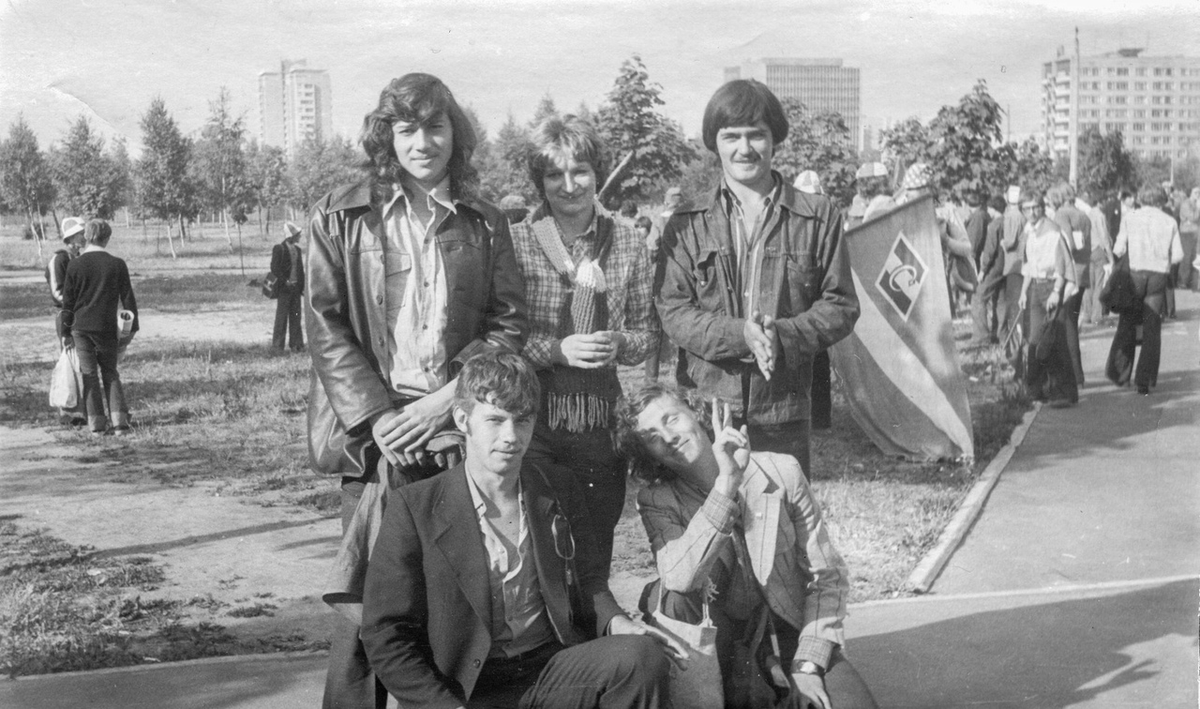 Radoslav108's tweet photo. 🔴⚪️Выезд спартаковских фанатов в Минск в 1979 году на матч 23 июня Динамо (Минск) - Спартак(Москва) 1:2 (25 000 зрителей) На выезде было 300 спартаковцев и впервые была массовая драка после самого матча... https://t.co/LdTe49BFgl