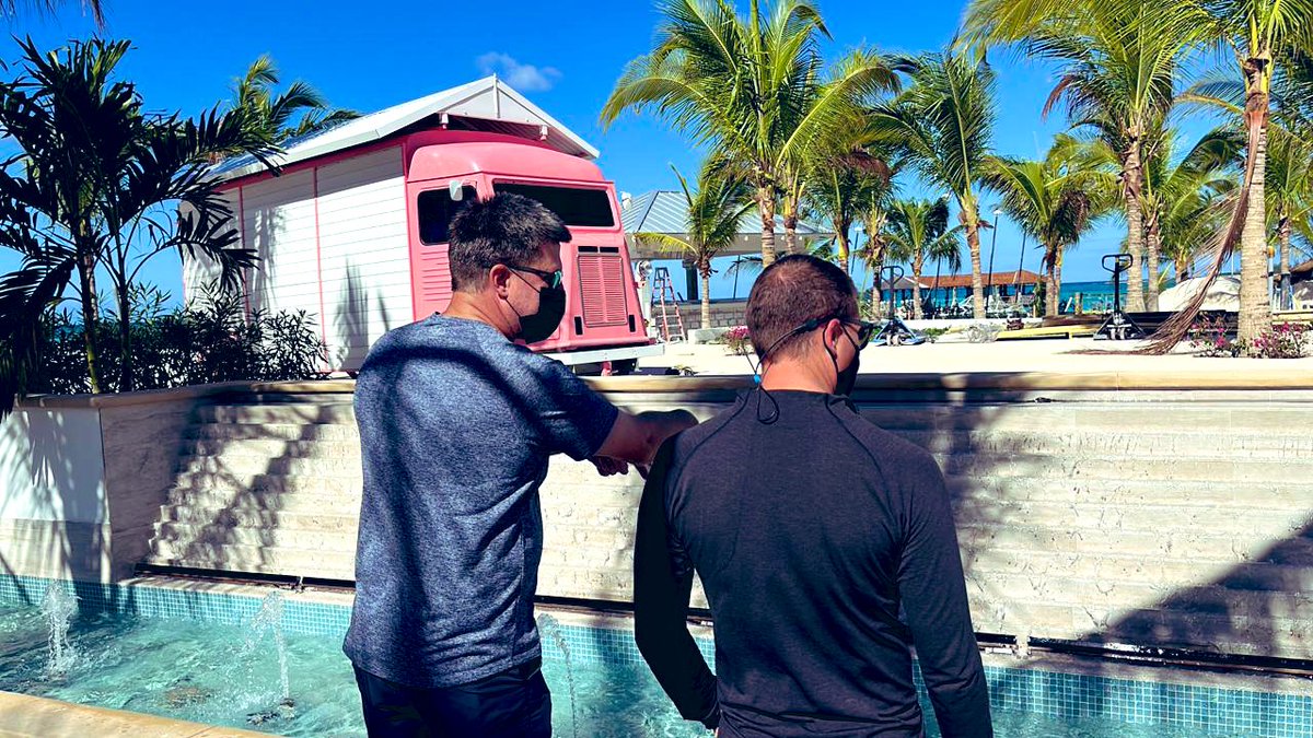 AdamStewart's tweet photo. 🇧🇸 I did a site visit today to inspect the finishing touches to the all-new Sandals Royal Bahamian, this beautiful resort has been officially ‘Sandalized’. 

Reopening 27-01-22. 🌴 https://t.co/eJinZQsSgh