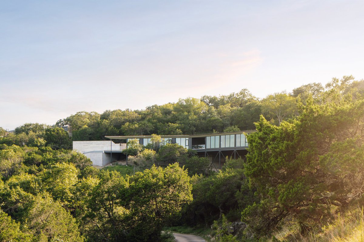 IanTheRealtor's tweet photo. A hillside setting adds to the appeal of this #luxuryhome. #landscape  https://t.co/Ybktj2dpwu https://t.co/5BS6QruaJN
