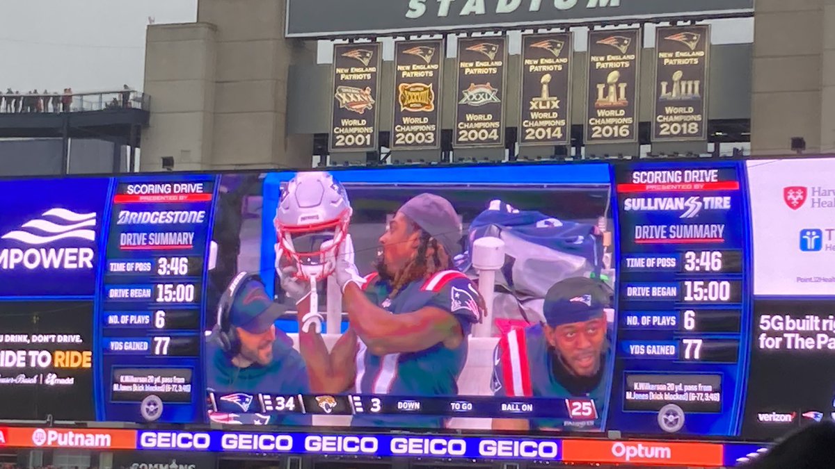Riverblazer1's tweet photo. 34 to 3 😂 go pats #patsgame #PatsNation https://t.co/6aiN0u3bLx