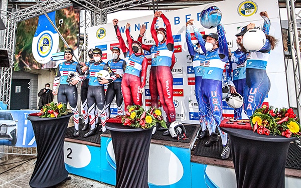 USA_Luge's tweet photo. Relay squad of @summerbritcher @TuckerWest1  @mazdzer &amp; @jterdimanUSA wins Winterberg bronze! Also, Summer earns a nomination to @Beijing2022 next month. CONGRATS! Story, video: https://t.co/mNVzIc9c3K  📸 FIL/@MrXmRxMrXmRx @SaintGobainNA @DowSports @WhiteCastle @USVentureInc https://t.co/JWkjkzTEsB