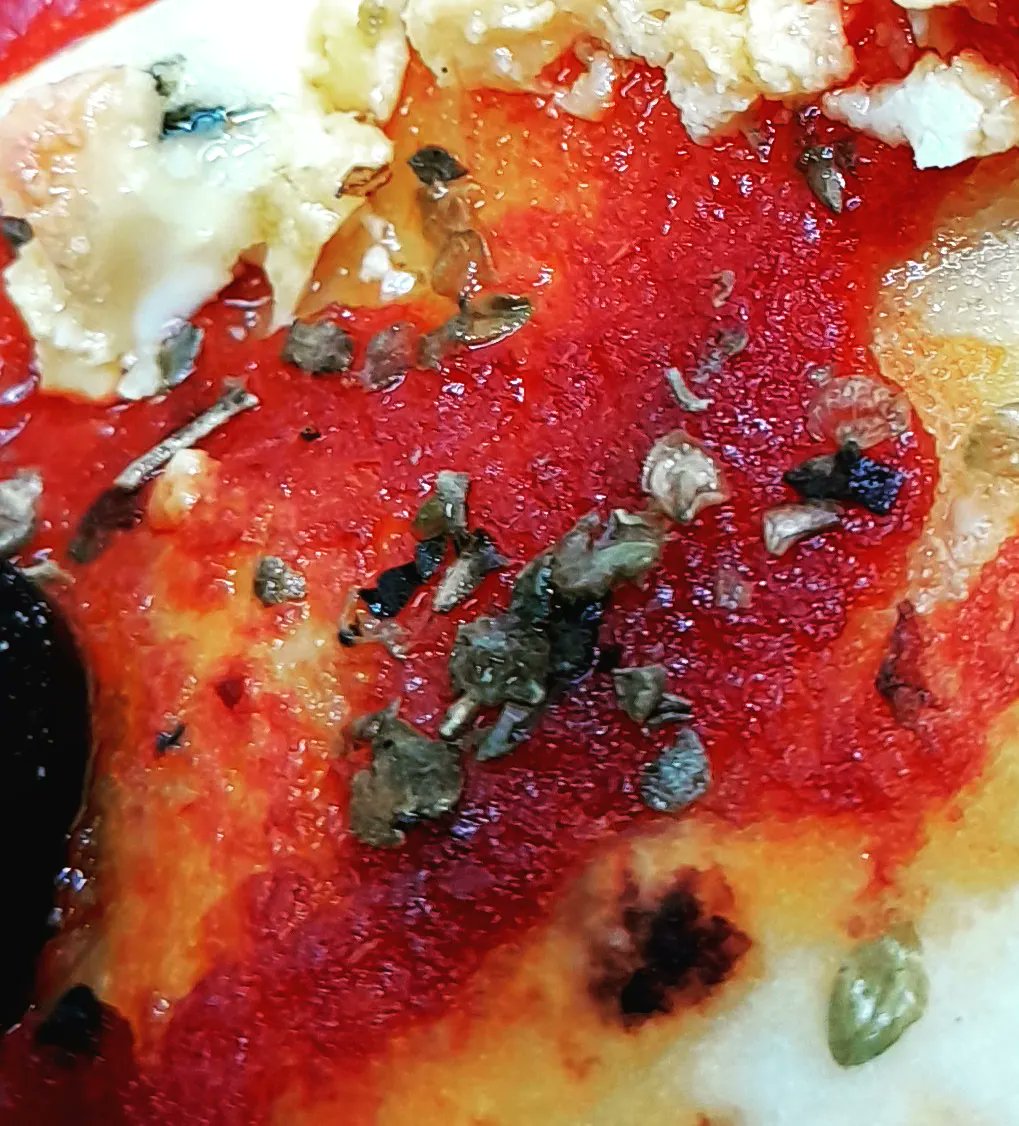 Ivycottagebaker's tweet photo. First pizza of 2022 @Ivycottagebaker #handmade #properpizza #microbakery #Brough #Cumbria #notjustlakes #pizza #pizzanight #fresh #HealthyEating https://t.co/K1R1pL7UdP