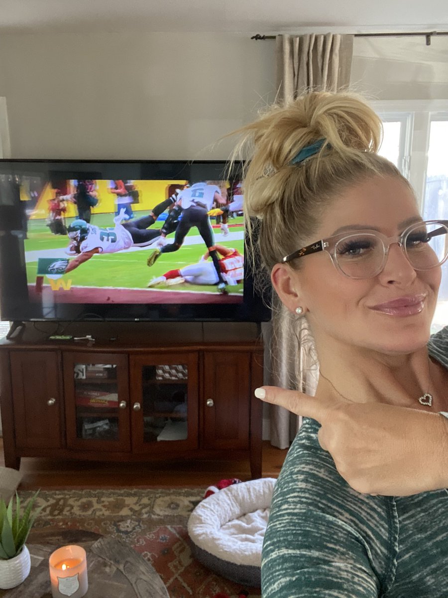 MarthaSugalski's tweet photo. TD Baby!! 🦅🦅🦅 https://t.co/FNWfNxJS3T