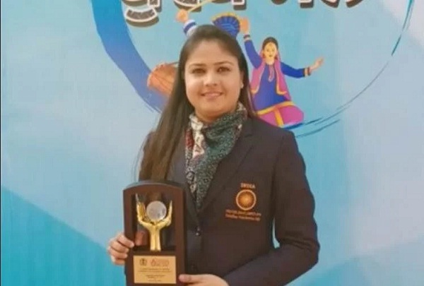 JagbaniOnline's tweet photo. ਨੈਸ਼ਨਲ ਚੈੱਸ ਚੈਂਪੀਅਨ ਮਲਿਕਾ ਹਾਂਡਾ ਨੇ ਸੋਸ��ਲ ਮੀਡੀਆ ’ਤੇ ਵੀਡੀਓ ਸ਼ੇਅਰ ਕਰ ਪੰਜਾਬ ਸਰਕਾਰ ’ਤੇ ਕੱਢਿਆ ਗੁੱਸਾ
https://t.co/y3oYyPIask
#NationalChessChampion #DeafPlayer #MalikaHanda #GovernmentofPunjab https://t.co/UlOTul8UAw