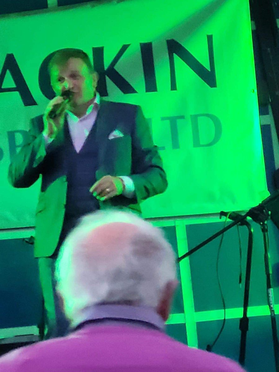 sarahgrant155's tweet photo. The JMG Group Country Drive In @EimearBoggs97 😍❤️🎶 #PatrickFeeney #GaryGamble #OwenMac #JimmyBuckley #CountryDriveIn #BannvilleHotel https://t.co/mRFA6R6gjT