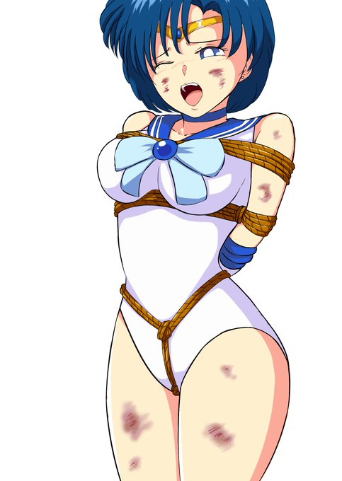 痣だけだったり、衣服の汚れだけというのも、違ったものが感じられて良いと思います。 