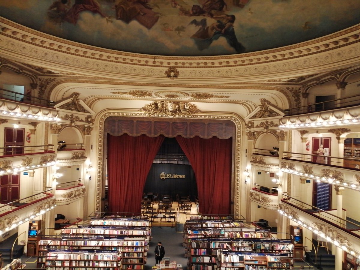 irabascall's tweet photo. El Ateneo, una visita indispensable en Buenos Aires. ¡Lujo de librería! ¡Templo de libros! 😍♥️ https://t.co/Mt0FDT5WmN