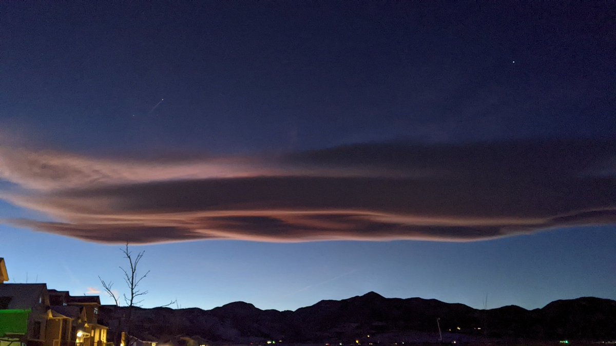 BriannaForCO's tweet photo. #Clouds #weather https://t.co/gBYqm7VcAC