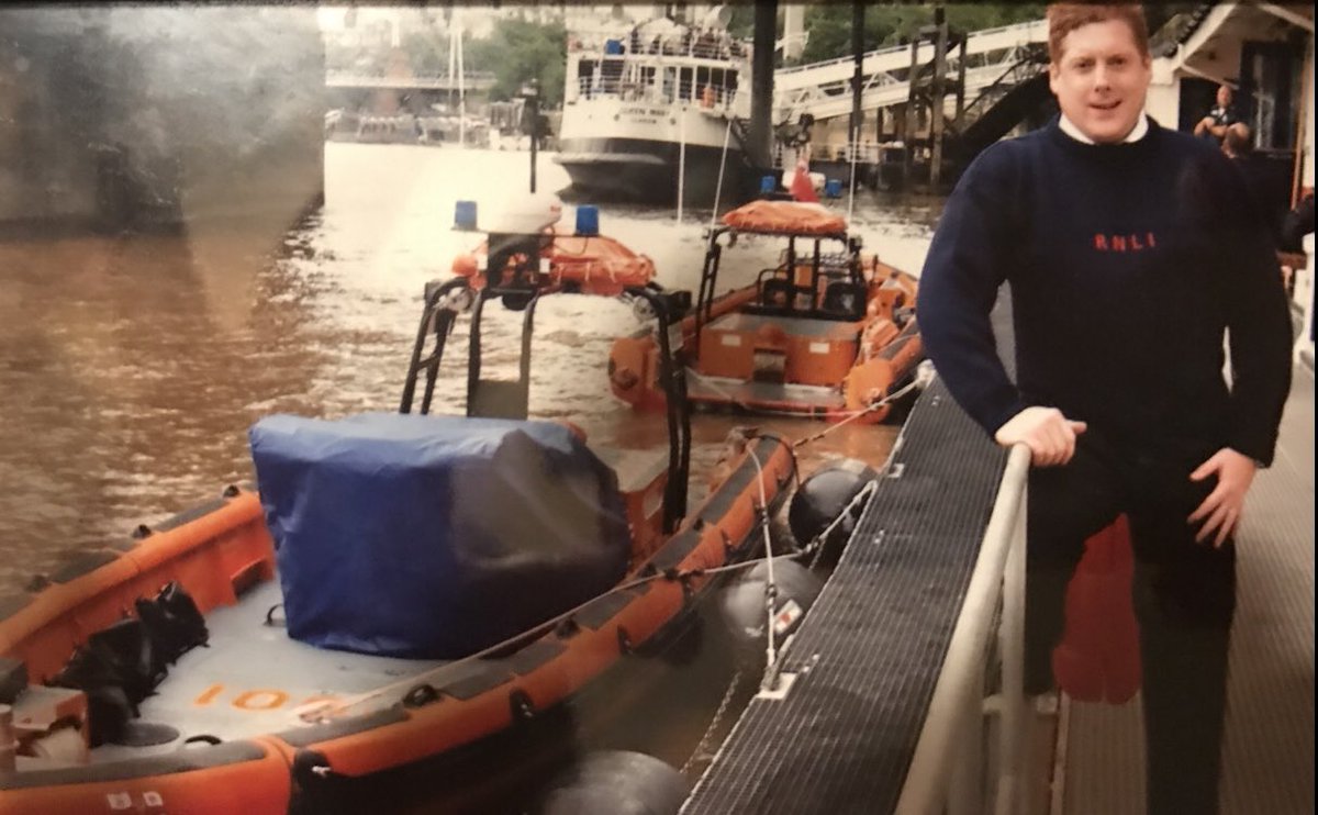 anneb001's tweet photo. @TowerRNLI @RNLI @HMCoastguard @rnli_teddington @ChiswickRNLI @GravesendRNLI My big bro, being super proud of his uniform and the new gaff in 2006! https://t.co/hOwdvmeIcm