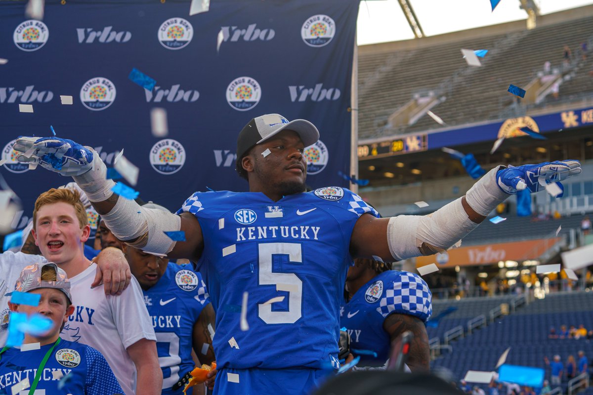 LEGEND STATUS: <a href="/d_square10/">DeAndre Square</a>.

All 💙 #ForTheTeam 😼🏈