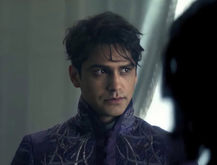JuttaFreudig's tweet photo. #MusketeersEurope Here we go with #LukePasqualino #lucapasqualino 😍 as #DavidKostyk 💜 in #Netflix series #ShadowAndBone, season 1 (2021) alongside #BenBarnes #SimonSears #LucaLundi https://t.co/ICw6SIwA39