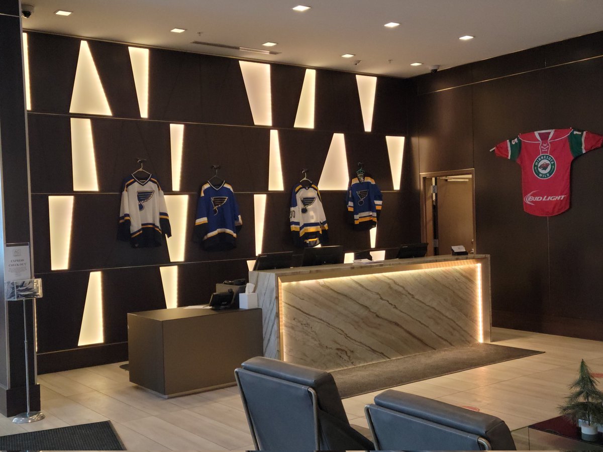 LifeOfBrian314's tweet photo. Shout out to the AC Hotel by Marriott Minneapolis Downtown. They made @StLouisBlues fans feel welcome for the #WinterClassic. Also, shout out to Tom who works there for being extremely friendly and a huge hockey fan. 

@ACHotelMPLS 
@ACHotels
@Marriott 
#stlblues https://t.co/bI6PWqngra