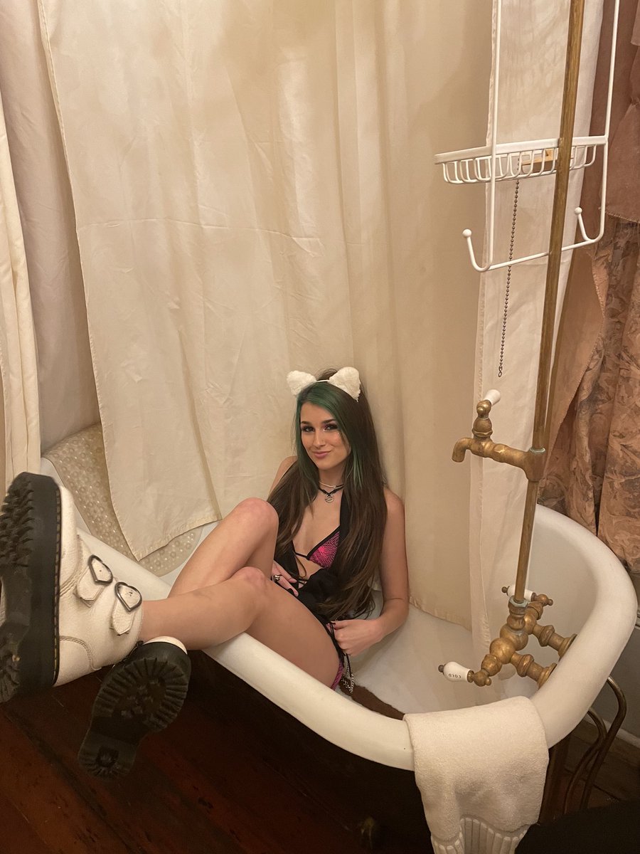 xoashole's tweet photo. LIL BAPTISM https://t.co/z873JlA1kw