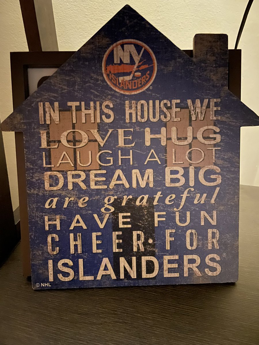Kelly9903's tweet photo. Best gift💙🧡💙🧡 @IslesFix @IslesMSGN @NYIslanders @NYIslandersFan https://t.co/PzHyF3766g
