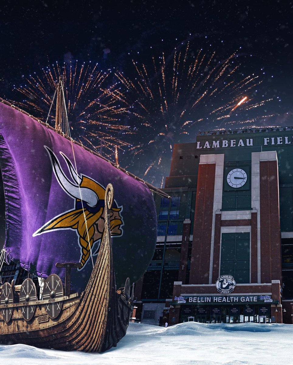 SNFonNBC's tweet photo. It's the first Sunday Night Football game of the New Year!🎆

Tune in NOW for @Vikings vs. @packers.

📺 NBC and @peacockTV 
💻 https://t.co/Nw9cqlSQRA
📱 NBC Sports App https://t.co/qhRcC7Vxct