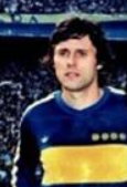 TopJrs's tweet photo. #Edades
📌Jugadores más jóvenes en jugar un superclásico oficial (desde 1931, sacando equipos de emergencia)
1⃣ #AbelAlves (1975)🔹17a-5m-8d
2⃣ #VictorRomero (67)🔹17a-7m-19d
3⃣ #NeriCardozo (04)🔹17a-9m-8d
4⃣ #Tarantini (73)🔹17a-11m-8d
1/2 https://t.co/1ypBKf7GAW