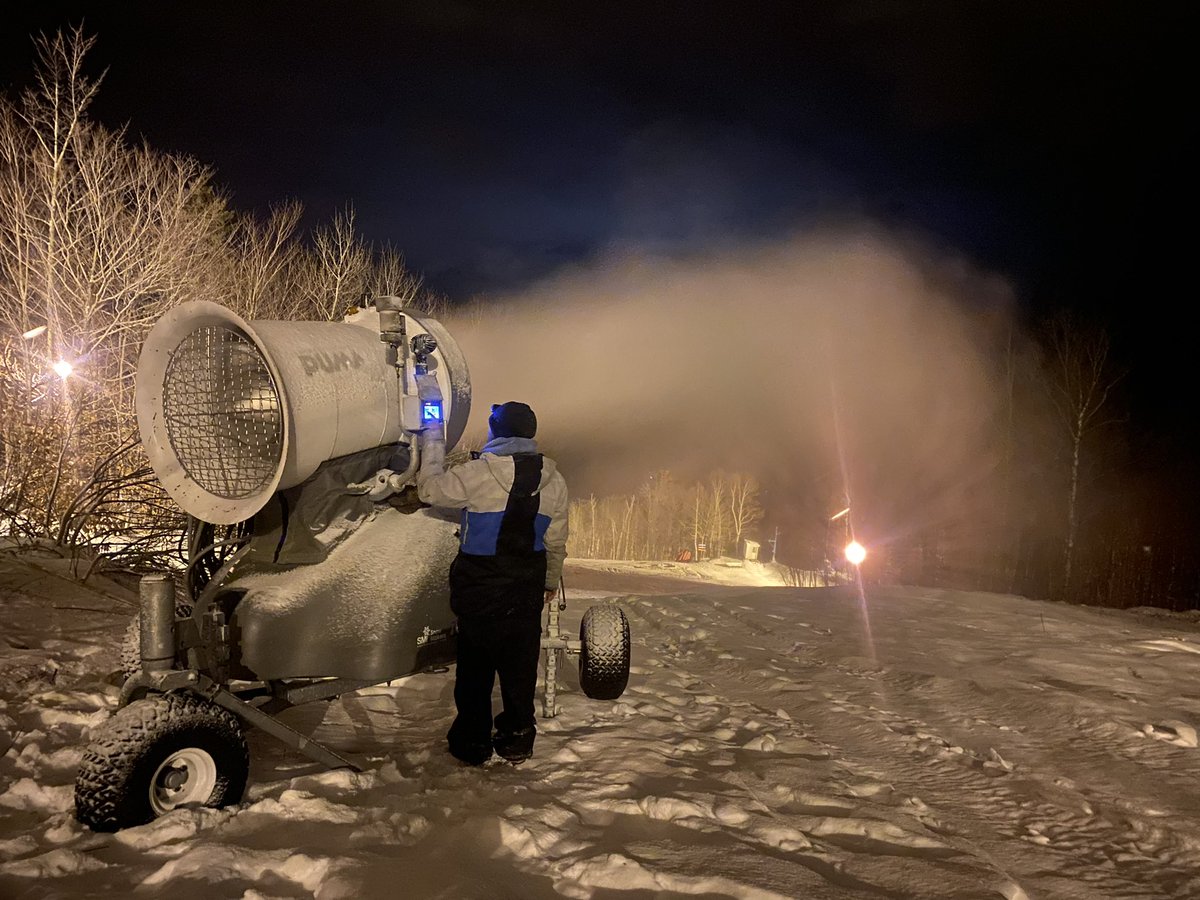 BlackMountainME's tweet photo. Ready, aim, fire! Our snowmaking crew back at it. ๐ธ: Rob Wutzdorff #TheseGuysRock #thankasnowmaker #BMOMit https://t.co/1ZwYN8LKvw