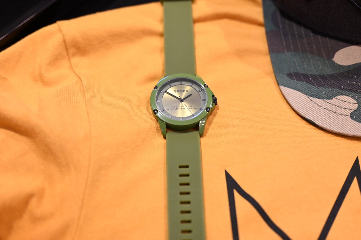 My New Years resolution is to wear more #blackowned clothing.

Todays brands: <a href="/SPGBK/">SPGBK Watches</a> and <a href="/artofhomage/">Art of Homage</a> .

What brands are on your wish list in 2022?

#blackbusiness #buyblack #supportblackownedbusinesses